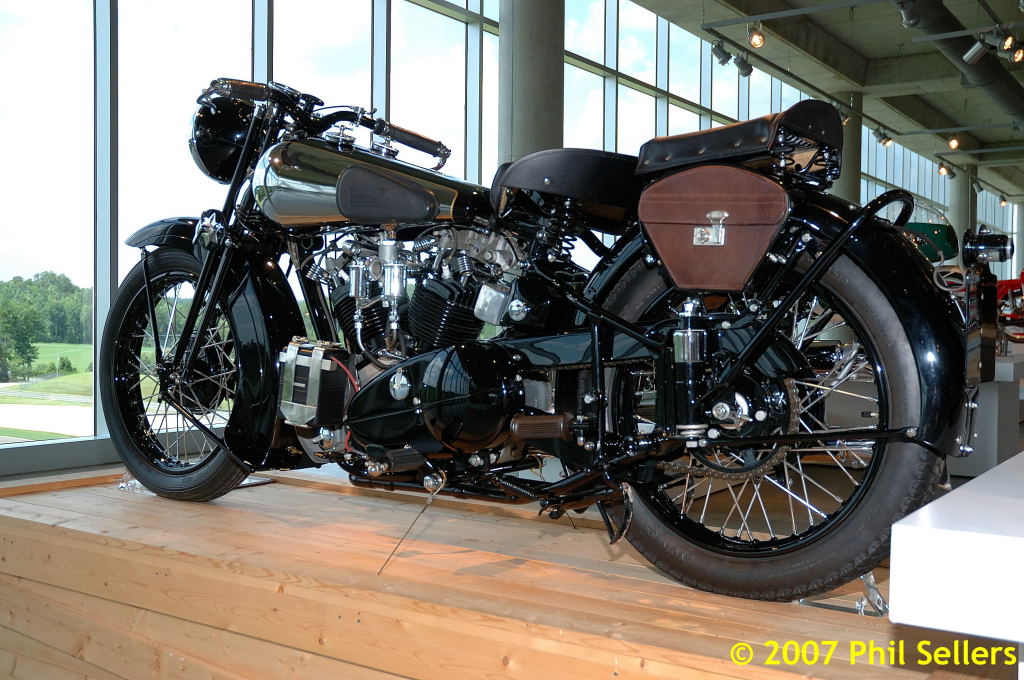 1938_SS100_05.jpg 189 KB