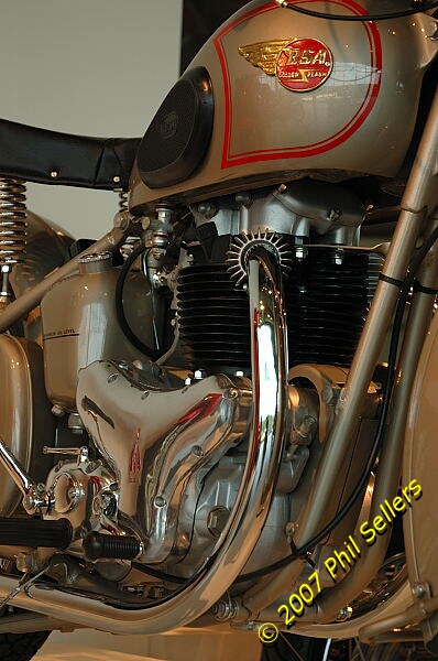 1951_BSA_Golden_Flash_04.jpg 182.9 KB