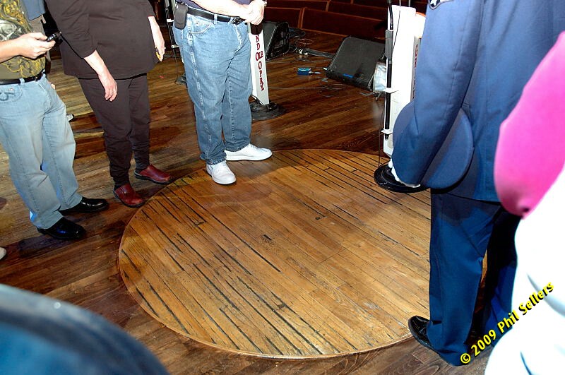 2009_Opry_07.jpg 139.6 KB