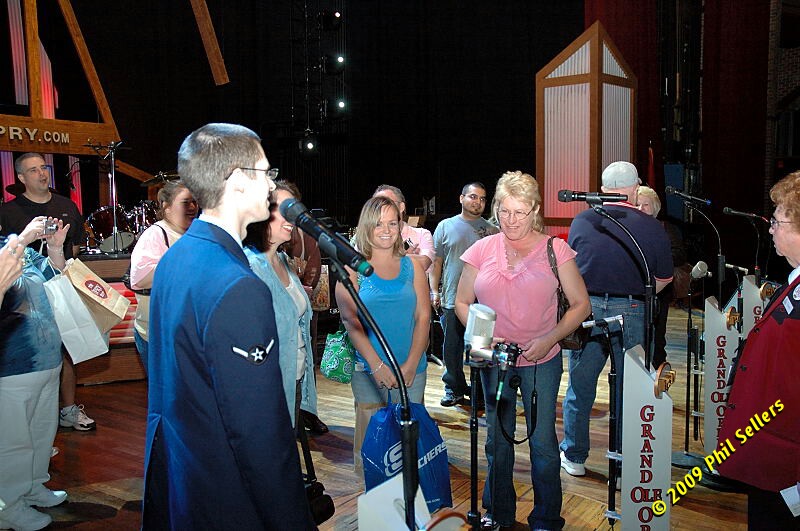 2009_Opry_08.jpg 136.5 KB