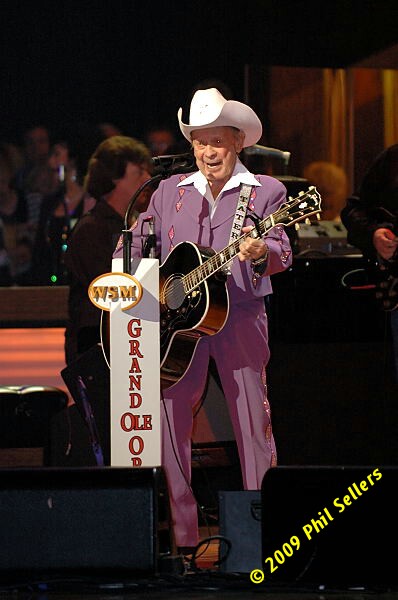 2009_Opry_23.jpg 58.8 KB