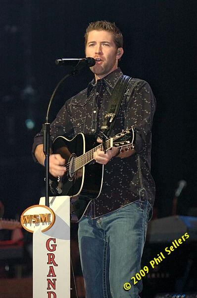 2009_Opry_41.jpg 65.1 KB
