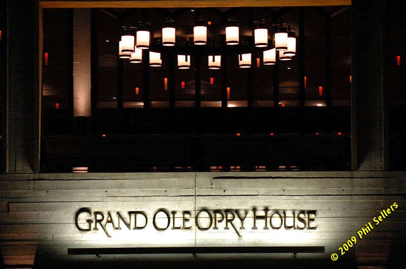 2009_Opry_89.jpg 87.5 KB